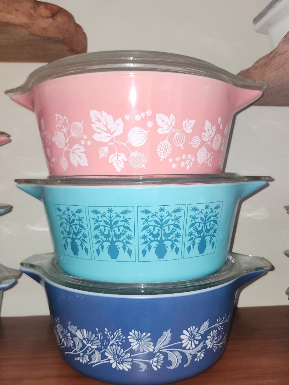 Pyrex Tree of Life casserole 475 with lid